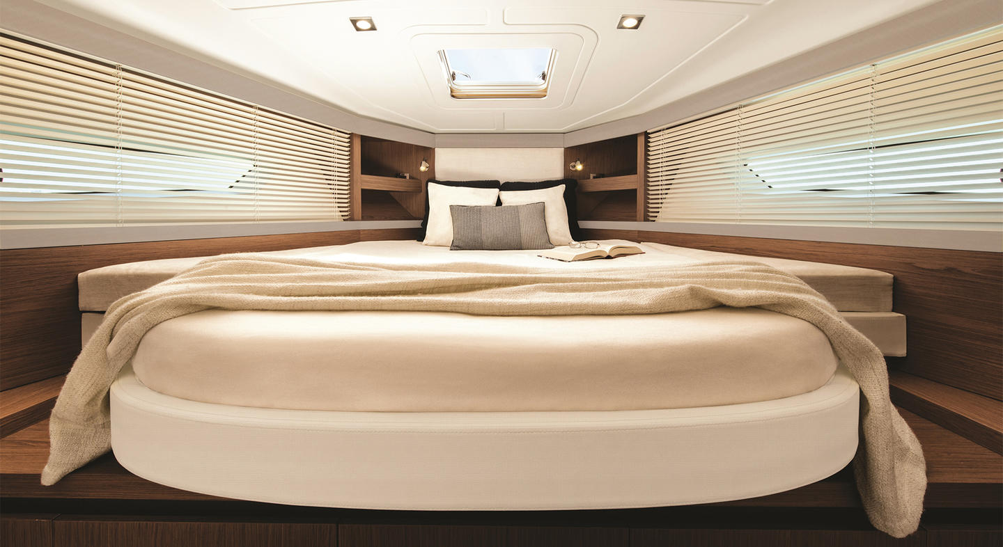 Gran Tursimo 40 Interior